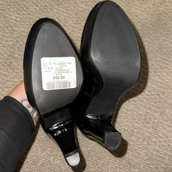 Flexi real leather patent leather made in Mexico size 5 ladies pump NWT not worn - Picture 4 of 5